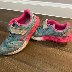 Girls under armour shoe